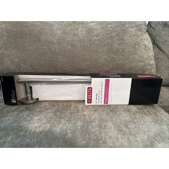 Delta‎ 75918-SS Brilliance Stainless Trinsic 18" Wall Mounted Towel Bar - Picture 1 of 6